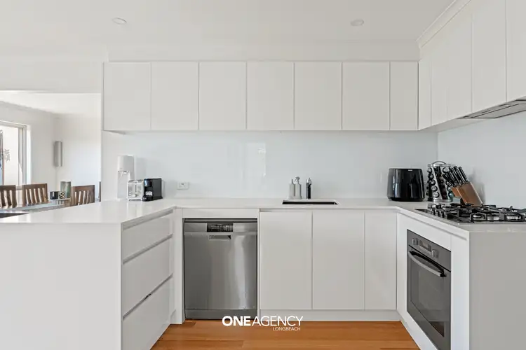 2/22 Embankment Grove, Chelsea VIC 3196