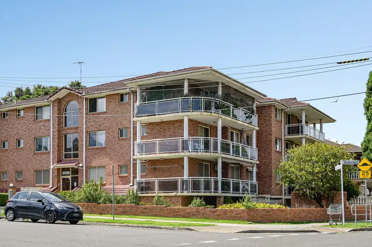 9 Sir Joseph Banks Street