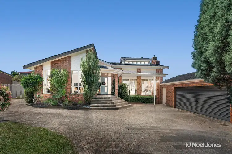 2 Lamont Court, Wantirna South VIC 3152