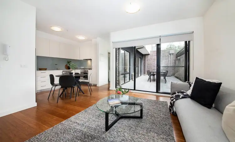2/75 Lillimur Road, Ormond VIC 3204