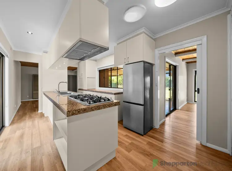 11 Inverness Avenue, Kialla VIC 3631