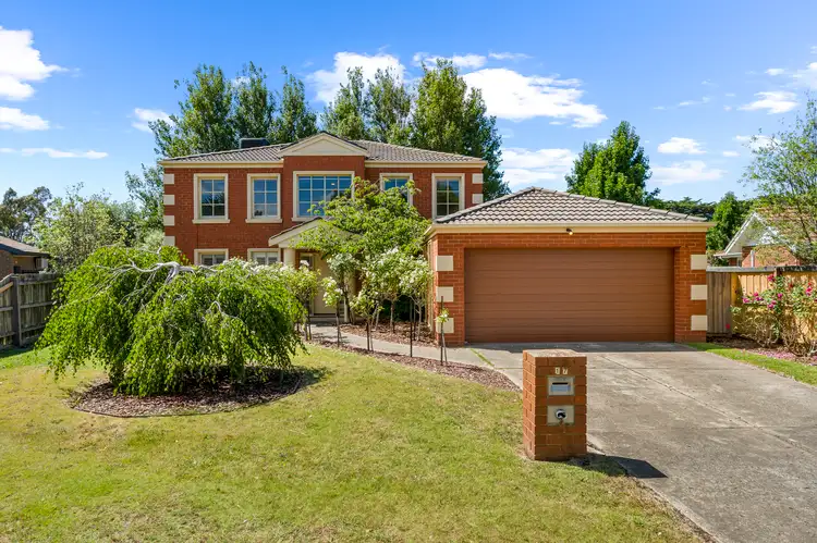 17 Sunny Park Close, Gisborne VIC 3437