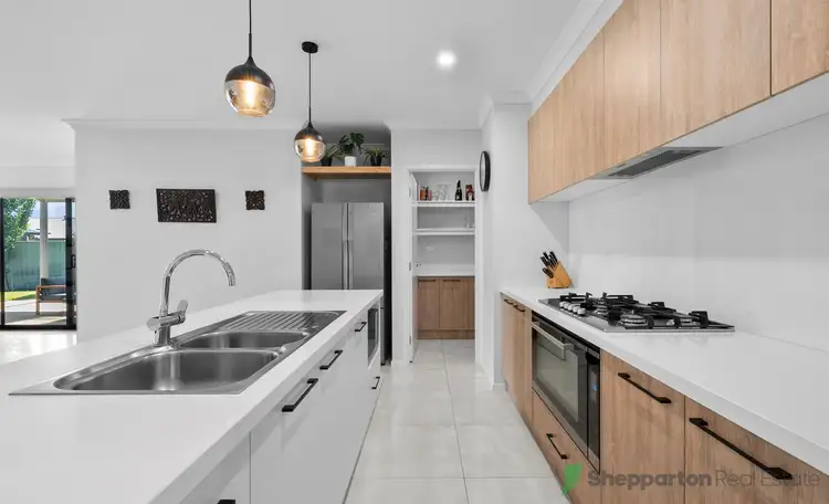 Second view of Homely house listing, 6 Cockatoo Crescent, Kialla VIC 3631