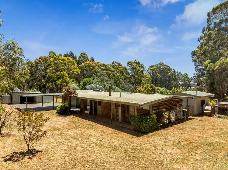 69 Marshalls Road, Musk VIC 3461