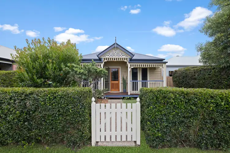 19 Irving Place, Sippy Downs QLD 4556