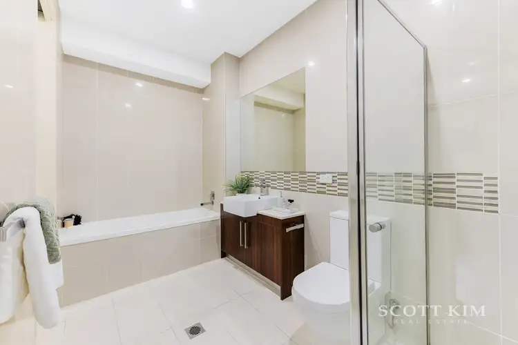 Sixth view of Homely apartment listing, 2/646 Toorak Road, Toorak VIC 3142