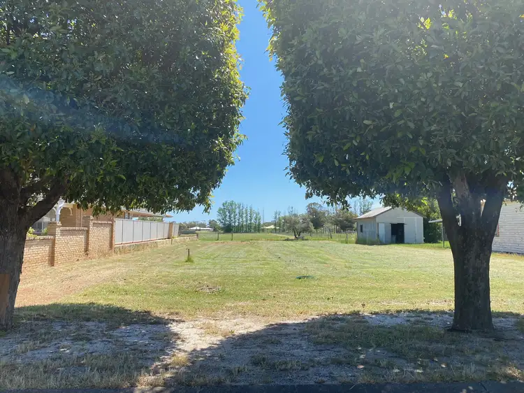 15 Third Street, Harvey WA 6220