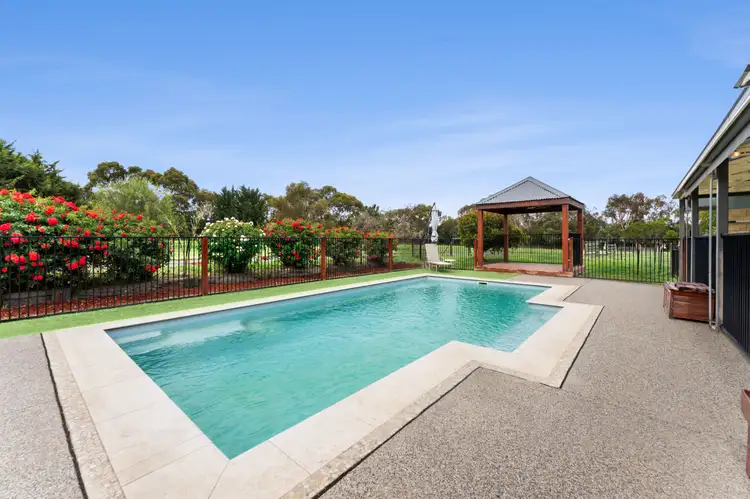 25 Billabong Drive
