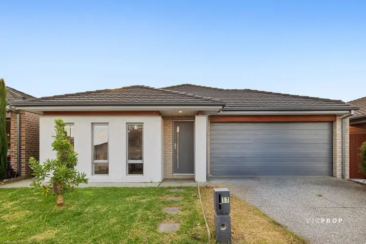 17 Athletic Circuit, Clyde VIC 3978