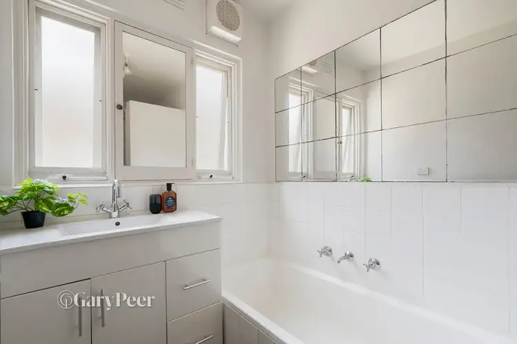 Fourth view of Homely apartment listing, 9/27 Mitford Street, St Kilda VIC 3182