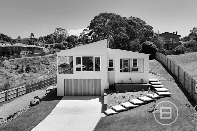 9 Rosedale Rise, Lakes Entrance VIC 3909