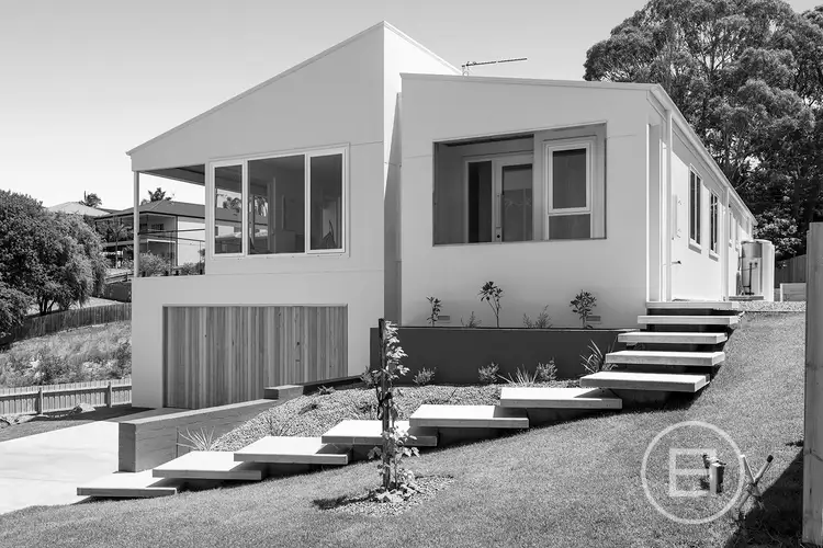 9 Rosedale Rise, Lakes Entrance VIC 3909
