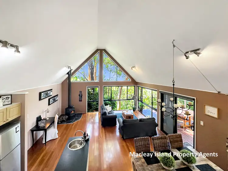 28 Blue Waters Crescent, Macleay Island QLD 4184