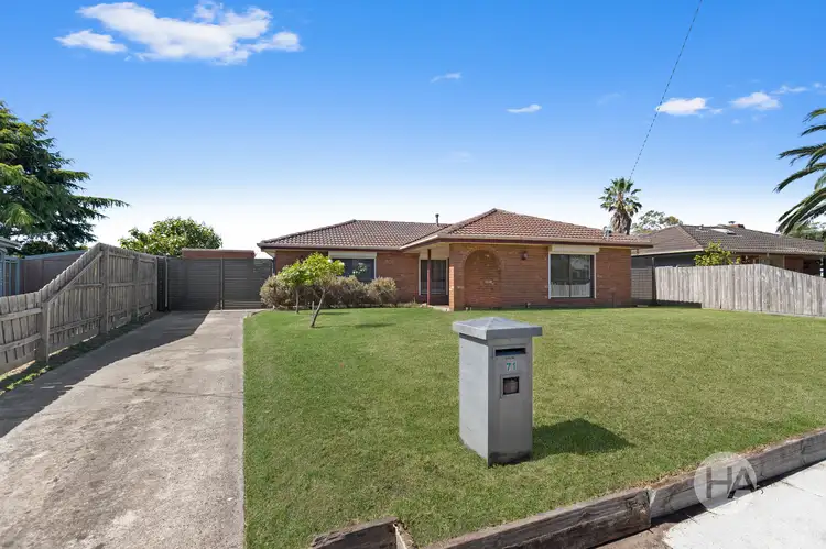 71 Pembroke Drive, Somerville VIC 3912