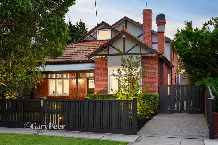 11 Orrong Crescent, Caulfield North VIC 3161
