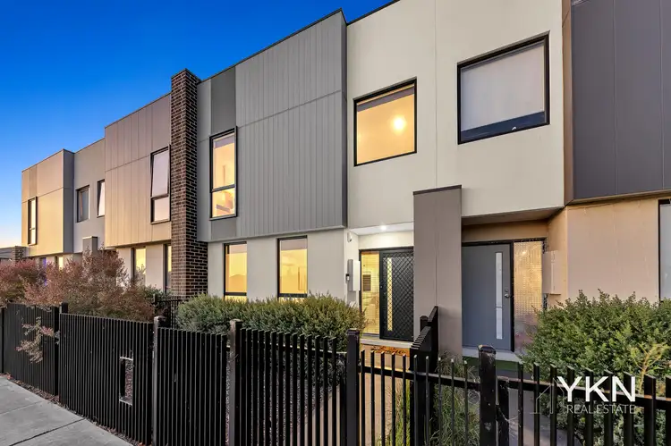 12 Peterlee Walk, Werribee VIC 3030