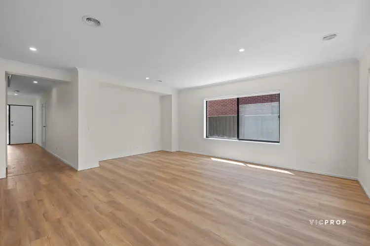 Fifth view of Homely house listing, 32 Bellagio Road, Berwick VIC 3806