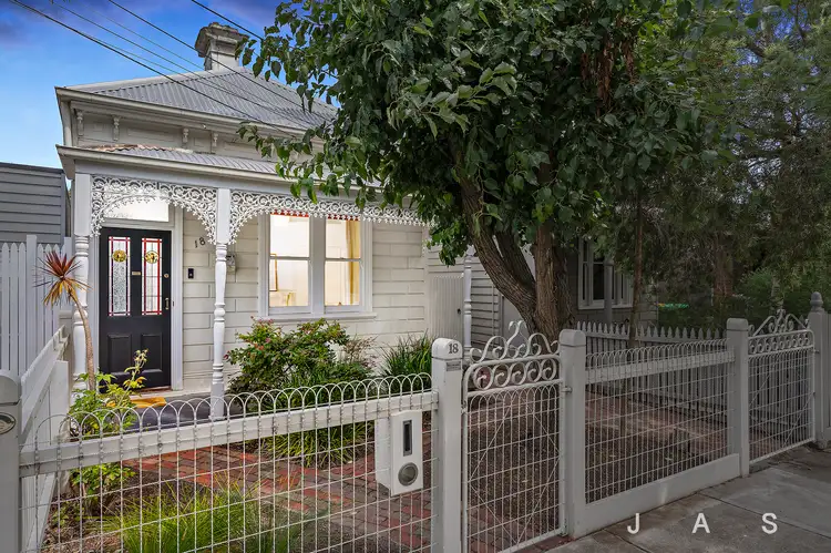 18 James Street, Seddon VIC 3011