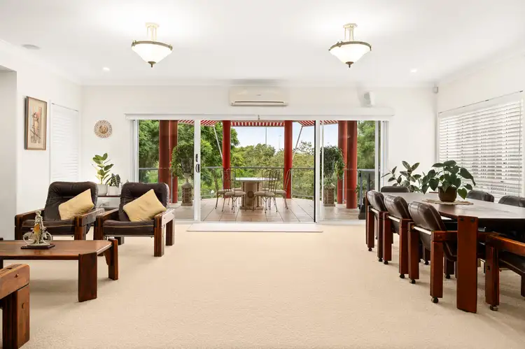 9 Vivian Street, Tennyson QLD 4105