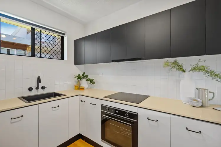 Fifth view of Homely unit listing, 2/46 Beatrice Street, Taringa QLD 4068