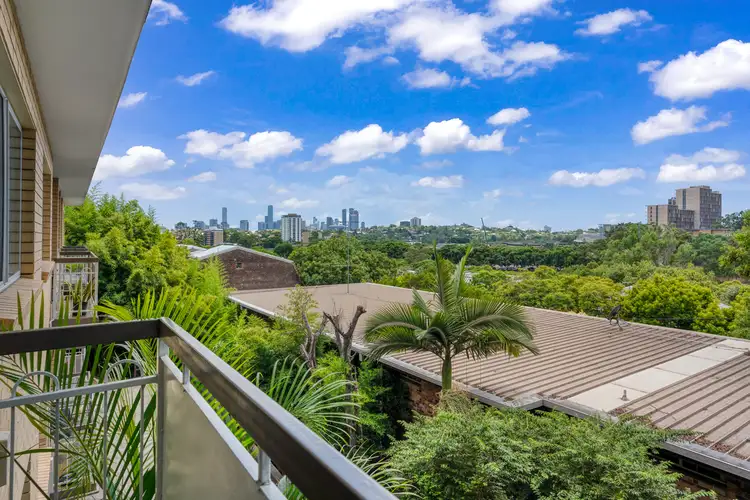 6/222 Carmody Road, St Lucia QLD 4067