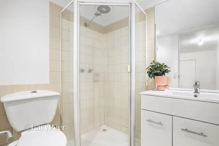 Fifth view of Homely apartment listing, 2/5 Warley Road, Malvern East VIC 3145