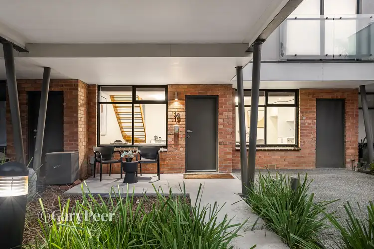 1656 Dandenong Road