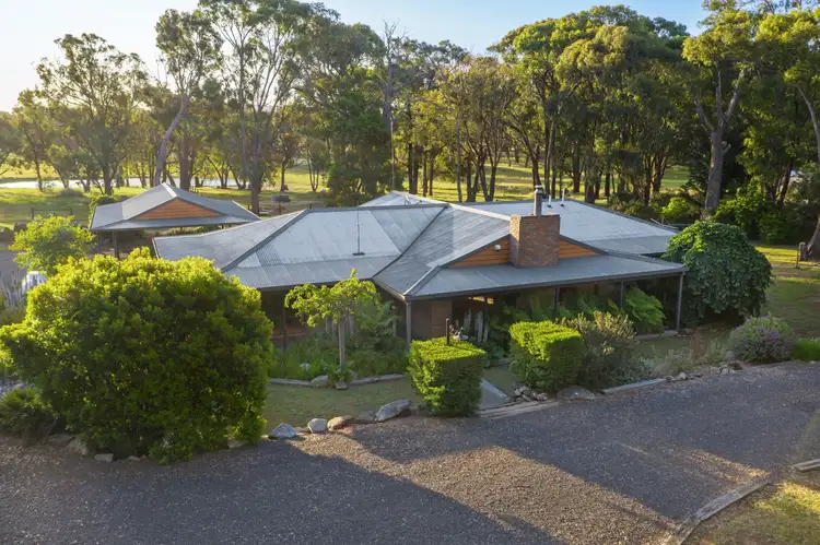 107 Woodvale Crescent, Lancefield VIC 3435