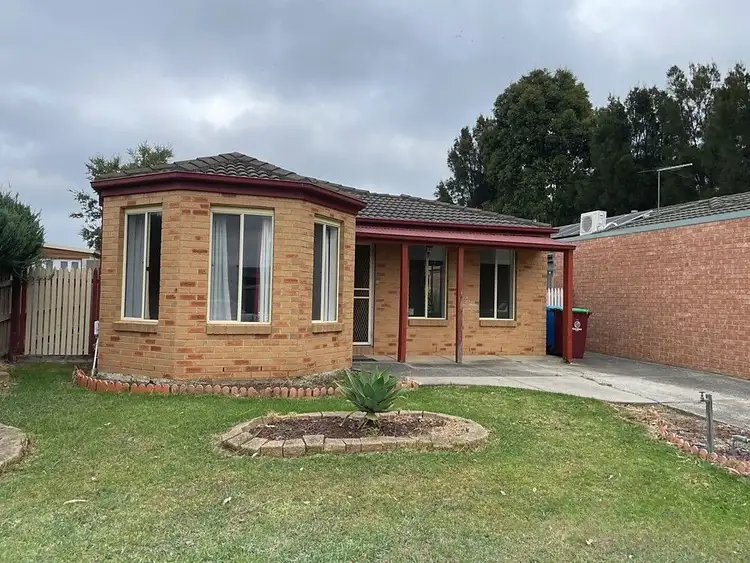 15 Charlotte Place, Cranbourne West VIC 3977