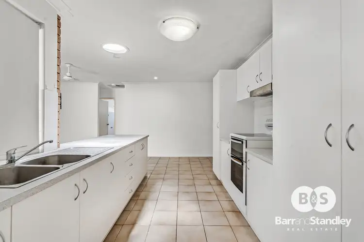 Fifth view of Homely house listing, 2 Stallard Court, Australind WA 6233