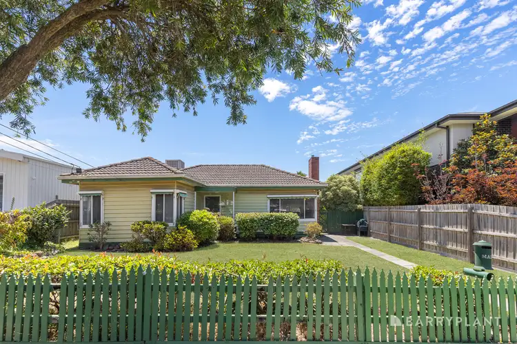 27 Mount View Avenue, Parkdale VIC 3195