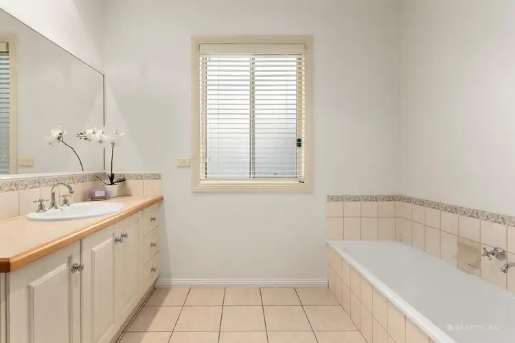 Sixth view of Homely unit listing, 2/187 St Helena Road, Greensborough VIC 3088
