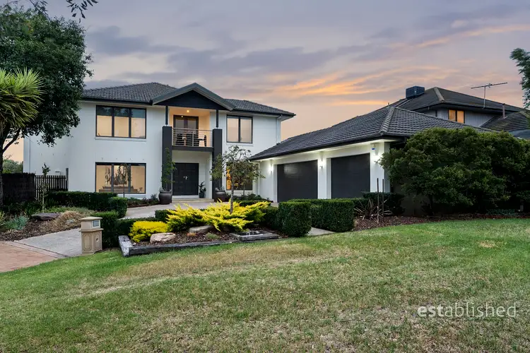 5 Autumn Close, Sanctuary Lakes VIC 3030