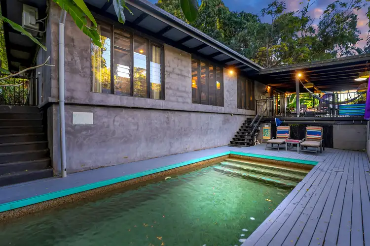 21 Veivers Road, Palm Cove QLD 4879