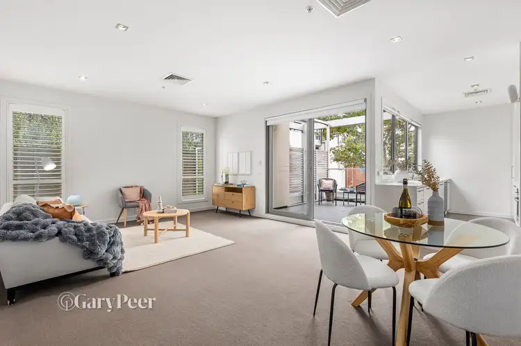 9/16 Small Street, Hampton VIC 3188