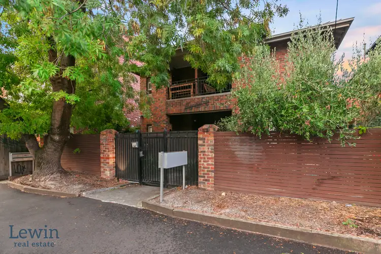 360 Carlisle Street