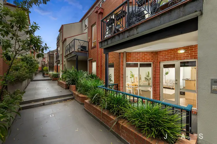 12/8-32 Howlett Street, Kensington VIC 3031