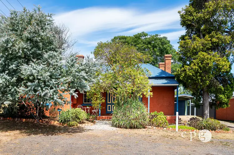 2 Pleasant Street, Castlemaine VIC 3450