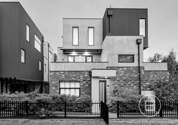 2/52 Lorensen Avenue, Coburg North VIC 3058