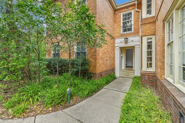 16 Riversdale Road