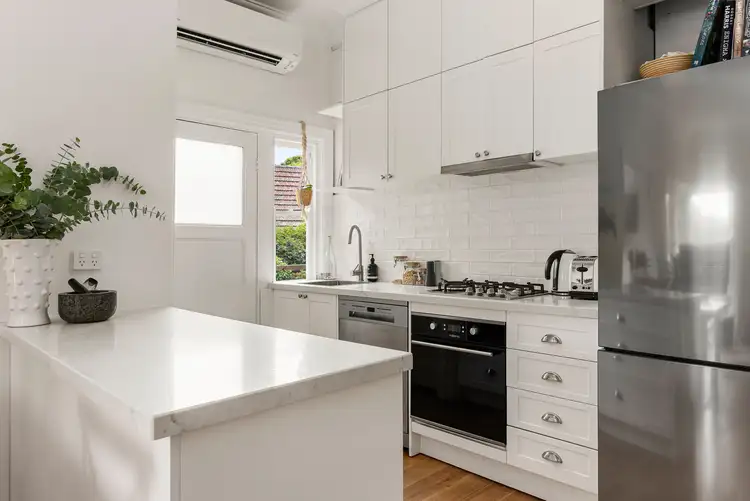 Fifth view of Homely apartment listing, 2/16 Riversdale Road, Hawthorn VIC 3122
