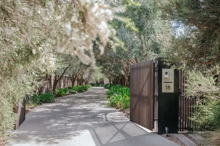 18 Tranquility Court, Portsea VIC 3944