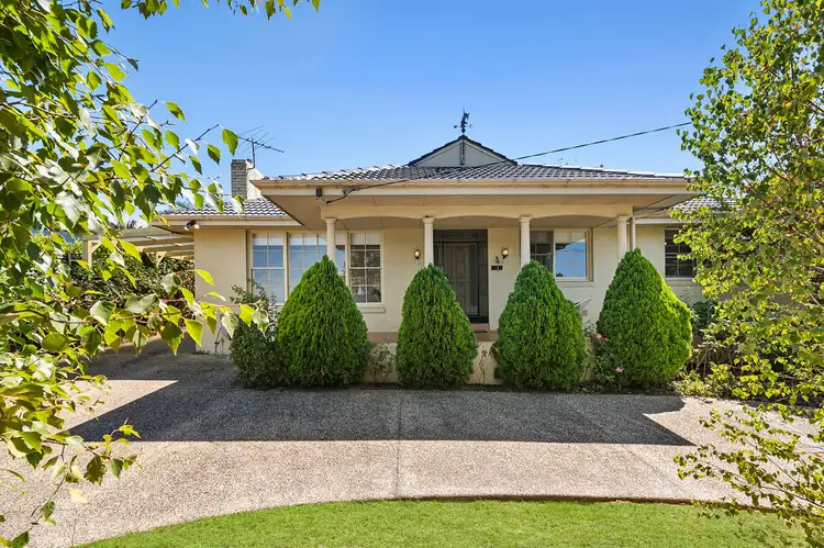 15 Inglis Street