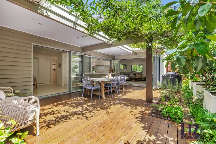 55 Cassandra Street, Chapel Hill QLD 4069