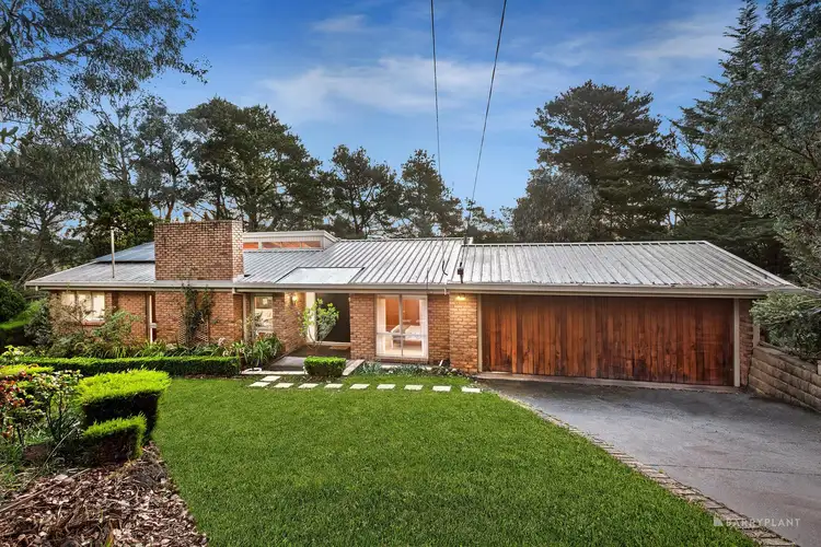 15 Enfield Avenue, Park Orchards VIC 3114