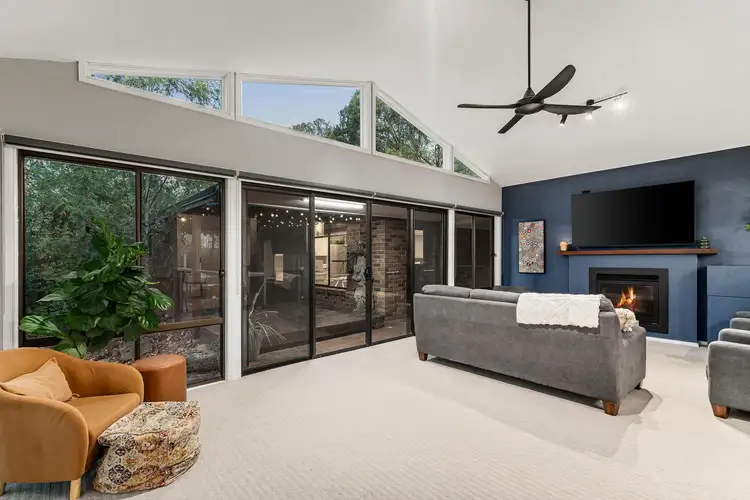 Second view of Homely house listing, 7 Caltowie Court, Research VIC 3095