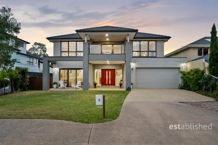 9 Williams Bay Walk, Sanctuary Lakes VIC 3030