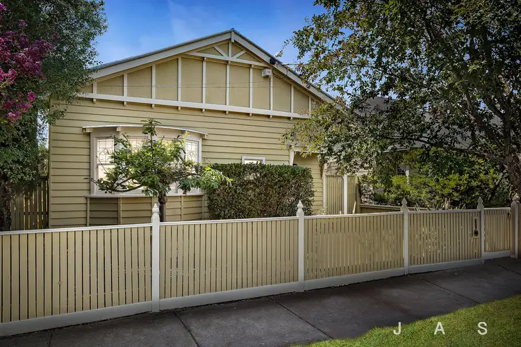 83 Chirnside Street