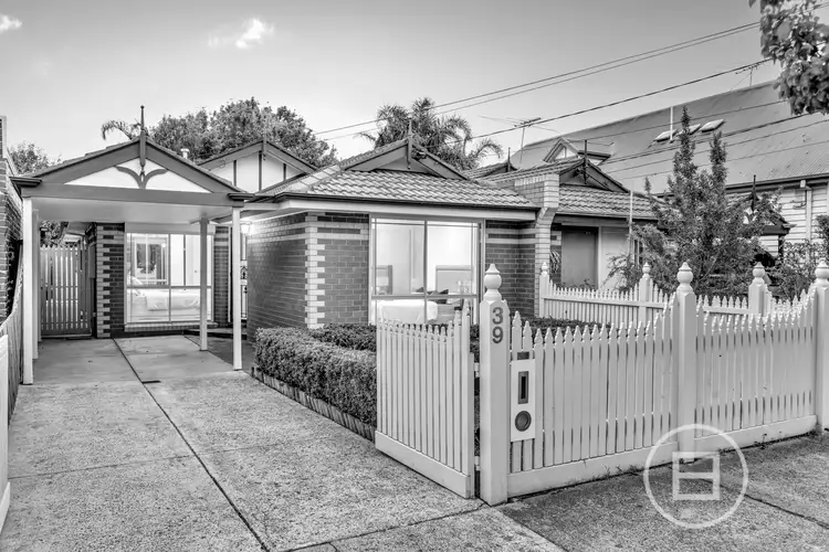 39 Stott  Street