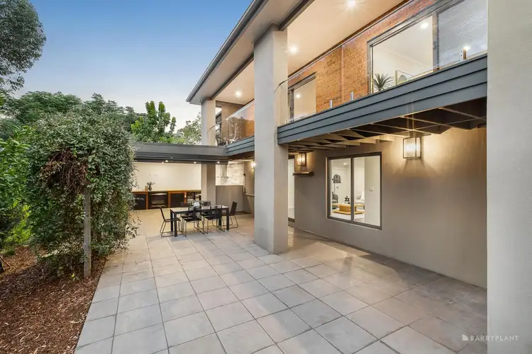 2/209 Rattray Road, Montmorency VIC 3094